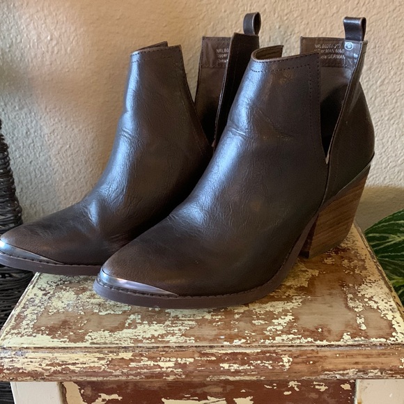 Distressed leather bootie - Picture 1 of 6